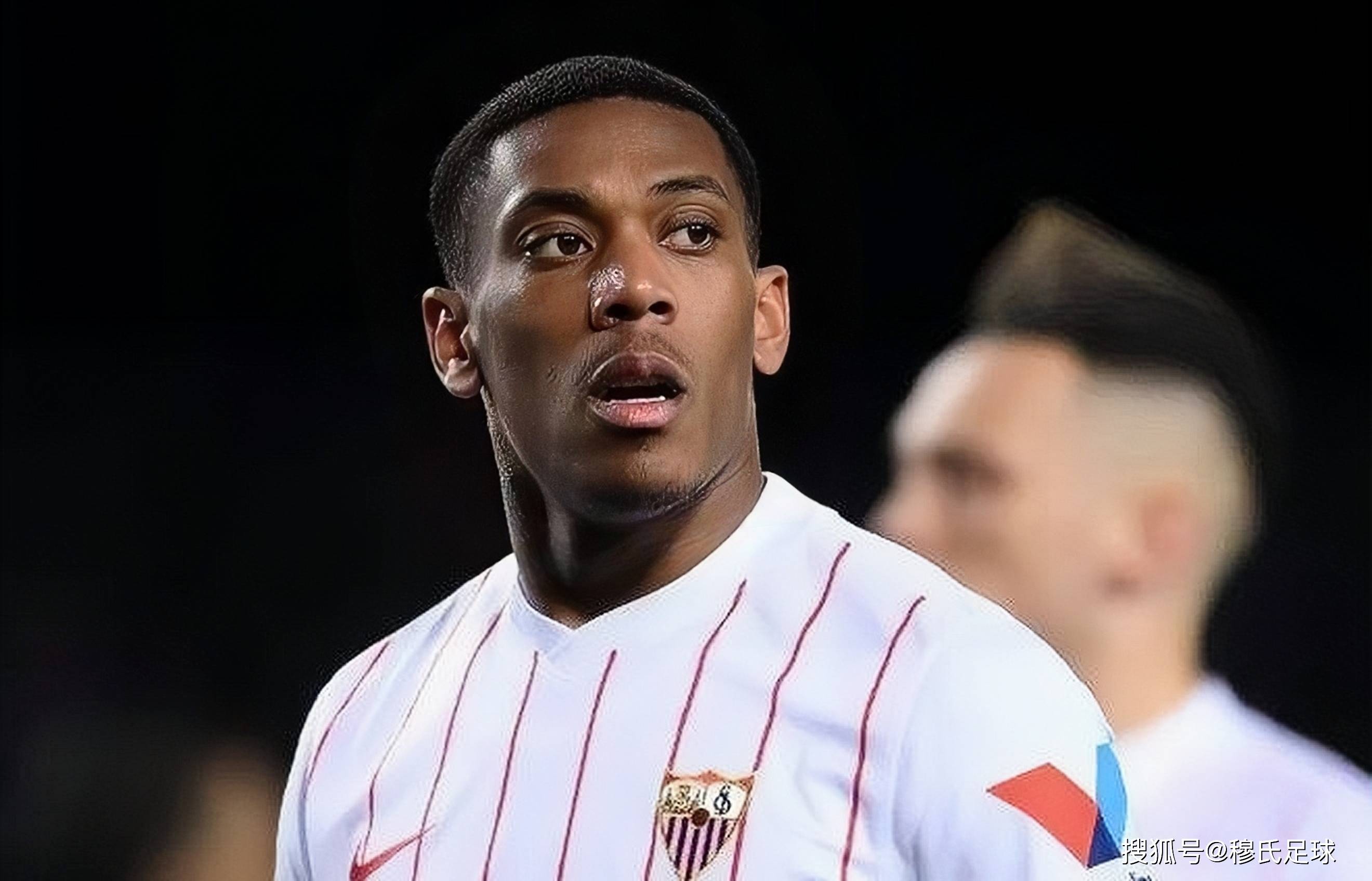 摩洛哥横扫马赛，马夏尔统治全场