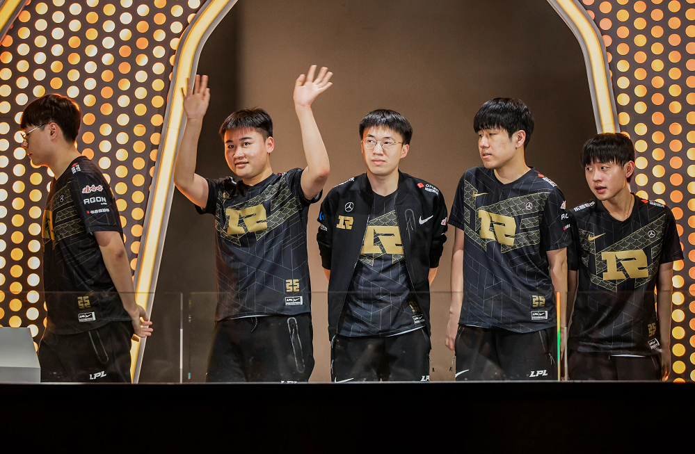 DFM力克DRX2，Xiaohu绝境逆转的简单介绍