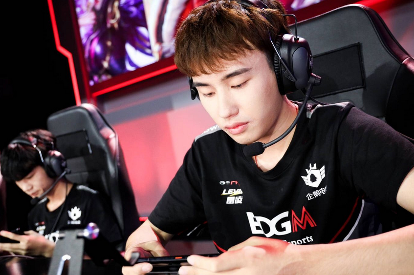 爱游戏官方-FLY逆转LGD，Clid惊艳世界